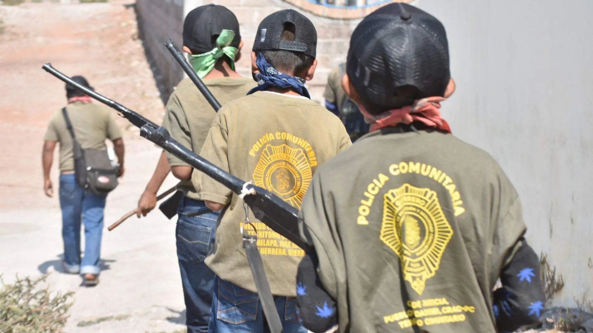 comunidad de Ayahualtempa de José Joaquín de Herrera, Guerrero niños autodefensas dassaev tellez cuartoscuro (8)